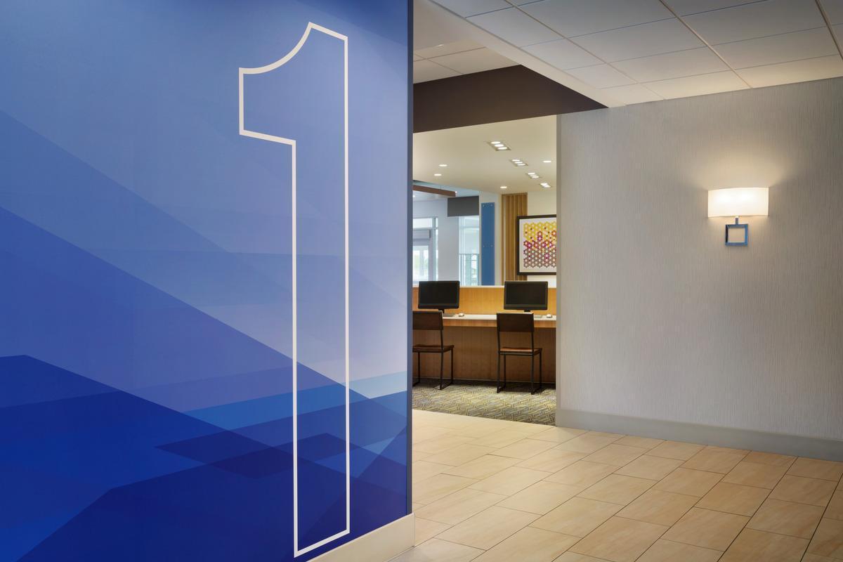 Holiday Inn Express & Suites Findlay North By Ihg Экстерьер фото
